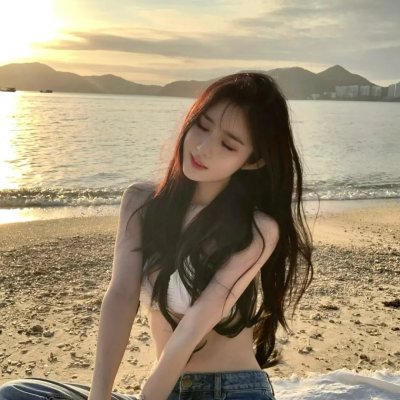 想踢沉迷男的女人
